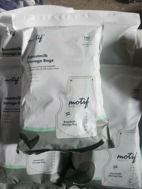 Motif Breastmilk Storage Bags Lot